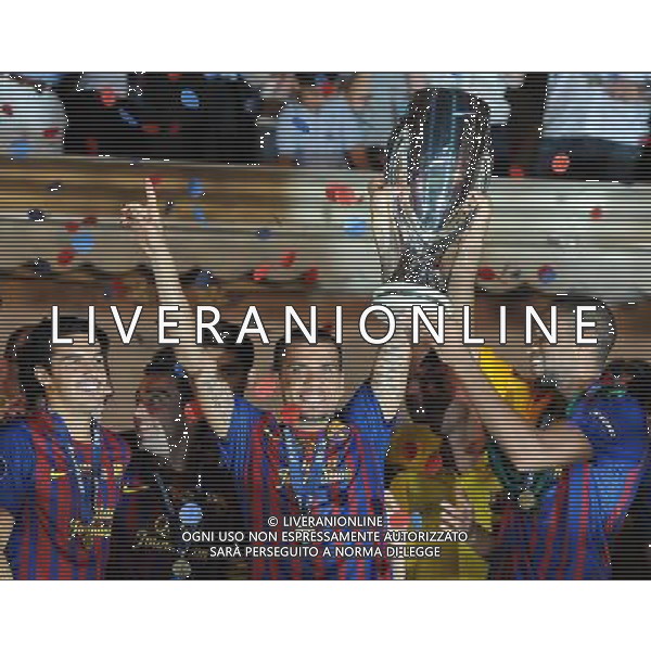 UEFA Supercoppa Europea 2011 Montecarlo - 26.08.2011 Barcellona-Porto Nella Foto:Daniel Alves-Seydou Keita /Ph.Vitez-Ag. Aldo Liverani