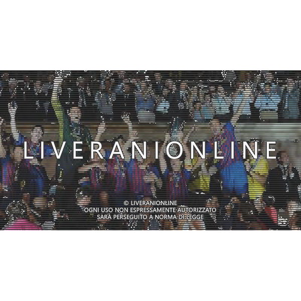 UEFA Supercoppa Europea 2011 Montecarlo - 26.08.2011 Barcellona-Porto Nella Foto:Premiazione-Xavi Hernandez alza la coppa /Ph.Vitez-Ag. Aldo Liverani