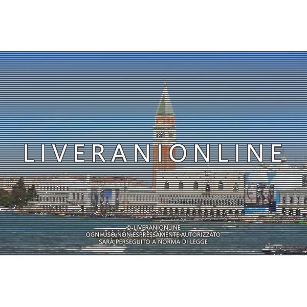 Venezia 29/08/2011 vedute della citta\' nella foto : il Canal Grande con i tipici vaporetti per il trasporto dei passeggeri Foto Gandolfi /AG. ALDO LIVERANI SAS