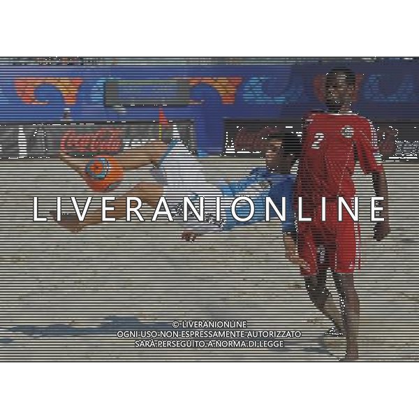 FIFA Beach Soccer World Cup 2011 Gruppo B Ravenna - 01.09.2011 Argentina-Oman Nella Foto:Sebastian Polatti-Juma Al Wahaibi /Ph.Vitez-Ag. Aldo Liverani