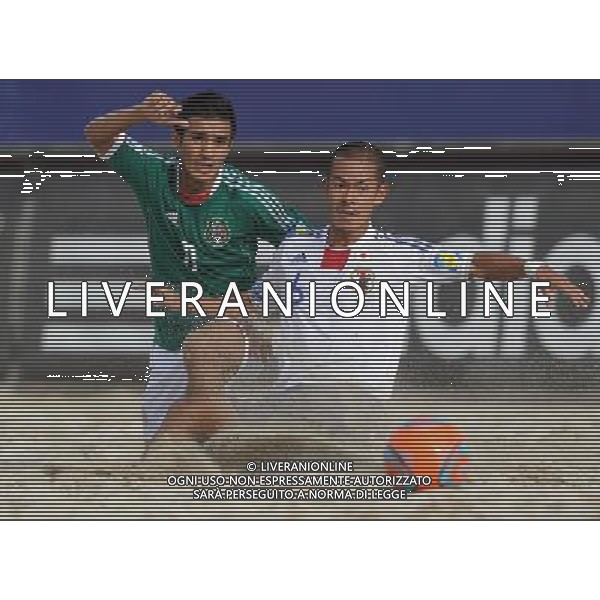 FIFA Beach Soccer World Cup 2011 Gruppo D Ravenna - 02.09.2011 Giappone-Messico Nella Foto:Palta-Uehara /Ph.Vitez-Ag. Aldo Liverani