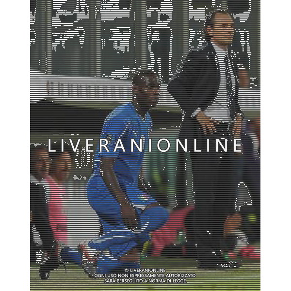 Qualificazioni ai Campionati Europei UEFA EURO 2012 Gruppo C Firenze - 06.09.2011 Italia-Slovenia Nella Foto:balotelli-prandelli /Ph.Vitez-Ag. Aldo Liverani