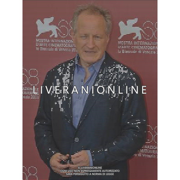 VENICE, Sept. 9, 2011 U.S. producer Michael Mann poses during the photo call for the film \'Texas Killing Fields\' at the 68th Venice International Film Festival in Venice, Italy, Sept. 9, 2011. (/Wang Qingqin) (wn)