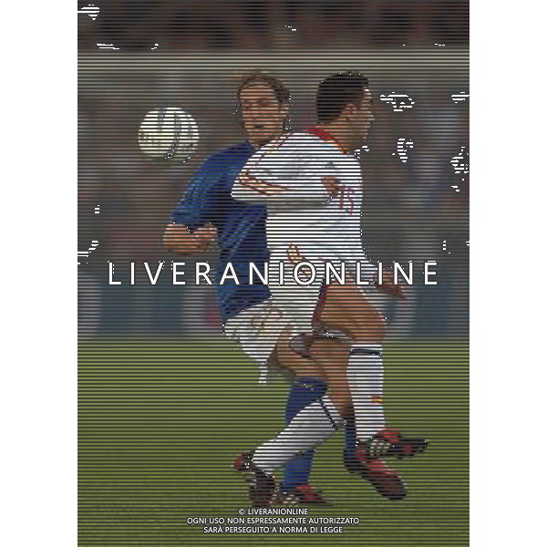Genova 28/04/2004 italia-spagna 1:1 nella foto ambrosini xavi ph marco luzzani/ag aldo liverani s.a.s.