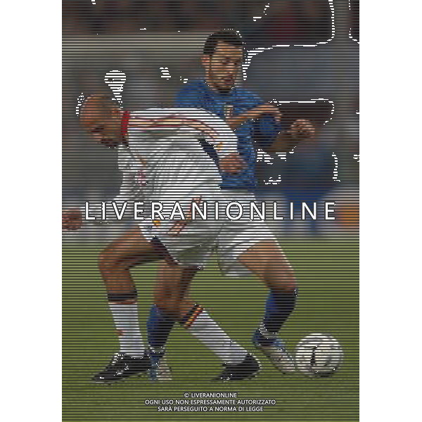 Genova 28/04/2004 italia-spagna 1:1 nella foto zambrotta e manuel pablo ph marco luzzani/ag aldo liverani s.a.s.