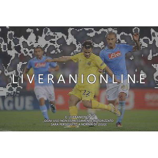 Napoli - 27/09/2011 - Stadio San Paolo - Uefa Champions League 2011/2012 - Fase a gironi (Gruppo A) - Napoli vs Villareal - nella foto: giuseppe rossi ed inler Œ© Fabrizio Corradetti - Ag. Aldo Liverani sas
