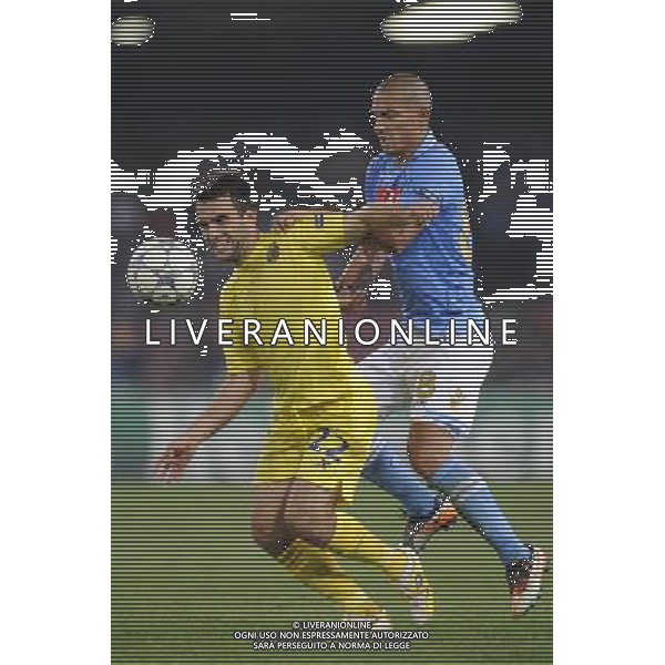 Napoli - 27/09/2011 - Stadio San Paolo - Uefa Champions League 2011/2012 - Fase a gironi (Gruppo A) - Napoli vs Villareal - nella foto: Giuseppe Rossi e Inler Œ© Fabrizio Corradetti - Ag. Aldo Liverani sas