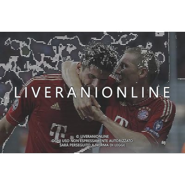firo Fu§ball,Fussball, 27.09.2011 Uefa Champions League Saison 2011/2012 CL, Vorrunde 2. Spieltag, FC Bayern MŸnchen, Muenchen, FCB , Manchester City FC, 2 : 0 Jubel, jubeln, Gestik, Mario Gomez, Bayern, mit, Bastian Schweinsteiger, Bayern, $worldrightsEs gelten unsere AGB, einsehbar auf www.firosportphoto.de copyright by firo sportphoto: Pfefferackerstr. 2aÊ 45894 G e l s e n k i r c h e n www.firosportphoto.de mail@firosportphoto.de (V o l k s b a n k B o c h u m - W i t t e n ) BLZ.: 430 601 29 Kt. Nr.: 341 117 100 Tel:Ê 0209 - 9304402 Fax:Ê 0209 - 9304443 AG ALDO LIVERANI S A S ONLY ITALY