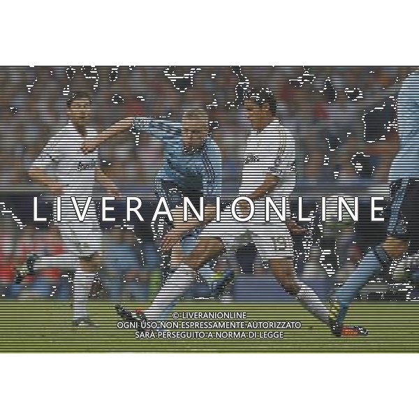 madrid (27/09/2011).- Estadio Santiago Bernabeu. UEFA Champion League, Match 2 Real Madrid- AFC Ajax. Kolbeinn Sigthorsson, Raphael Varane © Alex Cid-Fuentes / ALFAQUI AG ALDO LIVERANI ONLY ITALY