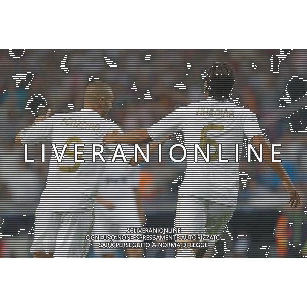 madrid (27/09/2011).- Estadio Santiago Bernabeu. UEFA Champion League, Match 2 Real Madrid- AFC Ajax. Karim Benzema con Sami Khedira celebran un gol. © Alex Cid-Fuentes / ALFAQUI AG ALDO LIVERANI ONLY ITALY