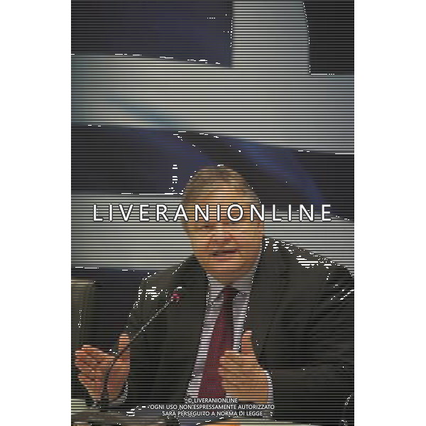 (110927) -- ARTHENS, Sept. 27, 2011 () -- Greek Finance Minister Evangelos Venizelos stresses in a press conference on Sept. 27, 2011 in Athens that Greece will be granted the sixth EU/IMF aid installment \'in time\' to avoid default this October. (/Marios Lolos) Atene , Grecia , Il Ministro delle Finanze greco Evangelos Venizelos in una conferenza stampa in merito all\'aiuto da parte dell\'UE- AG. ALDO LIVERANI SAS- ITALY ONLY *** Local Caption *** .