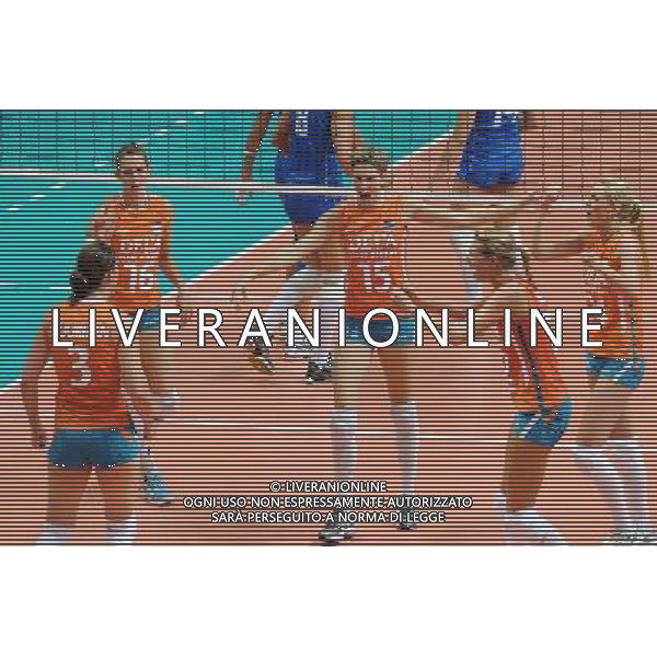 Monza 28-09-2011 Campionati Europei femminili di Pallavolo - Quarti di finale Italia - Olanda nella foto:esultanza Olanda foto Roberto Garavaglia - ag. Aldo Liverani sas Italia - Olanda volley Campionati Europei femminili di Pallavolo - Quarti di finale 