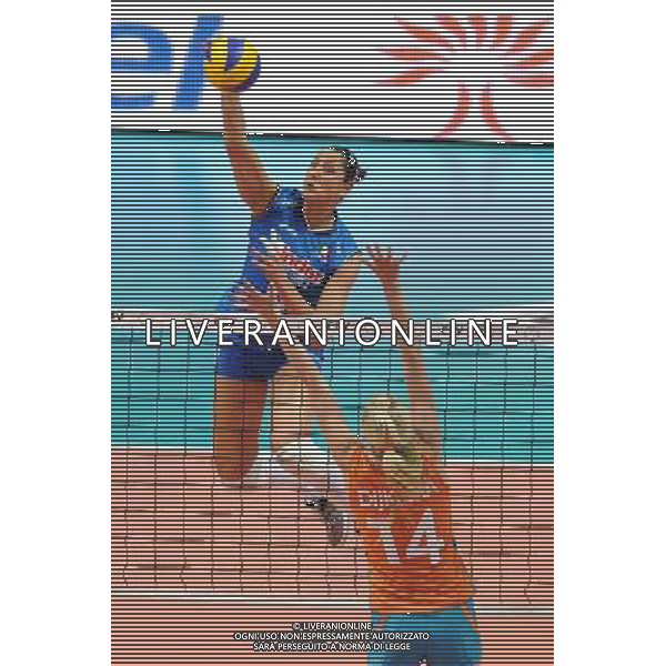 Monza 28-09-2011 Campionati Europei femminili di Pallavolo - Quarti di finale Italia - Olanda nella foto: Carolina Costagrande (Italia) foto Roberto Garavaglia - ag. Aldo Liverani sas