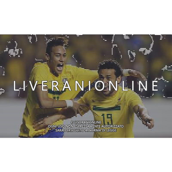 (110929) -- BELEM, Sept. 29, 2011 () -- Brazil\'s Neymar (L) celebrates with Fred after scoring in the Americas Super Classic final against Argentina at the Mangueirao Stadium in Belem, Brazil, Sept. 28, 2011. Brazil won the final by 2-0. (/Agencia Estado) (BRAZIL OUT) / BELEM ,Brasile , stadio Mangueirao , finale della Super Classic Americhe Brasiel VS Argentina - AG. ALDO LIVERANI SAS- ITALY ONLY *** Local Caption ***