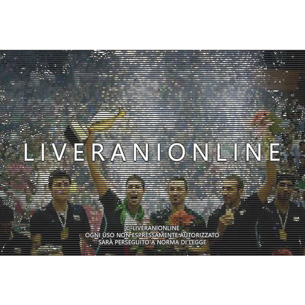 (110930) -- TEHRAN, Sept. 30, 2011 () -- Players of Iran attend the awarding ceremony of the 16th Asian Men\'s Volleyball Championship in Tehran, capital of Iran, Sept. 29, 2011. Iran won the champion after beating China 3-1 in the final on Thursday. (/Ahmad Halabisaz) / Campionato Asiatico di Volley Maschile - AG. ALDO LIVERANI SAS- ITALY ONLY *** Local Caption *** .