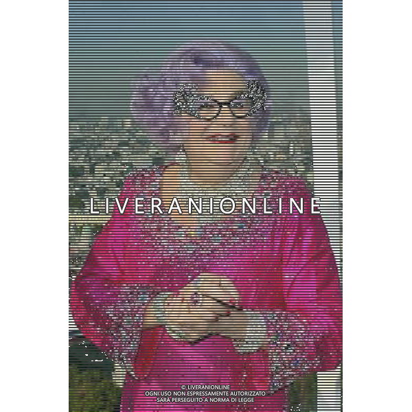 Dame Edna Everage and the stars from the new wimbledon theatres pantomine Dick Whittington that runs from the 9th of December to the 15th of January went for a spin on the edf London eye 29/09/2011 - / Londra, il cast dello spettacolo teatrale Dick Whittington nel photo call di presentazione alla stampa - AG. ALDO LIVERANI SAS- ITALY ONLY *** Local Caption *** .