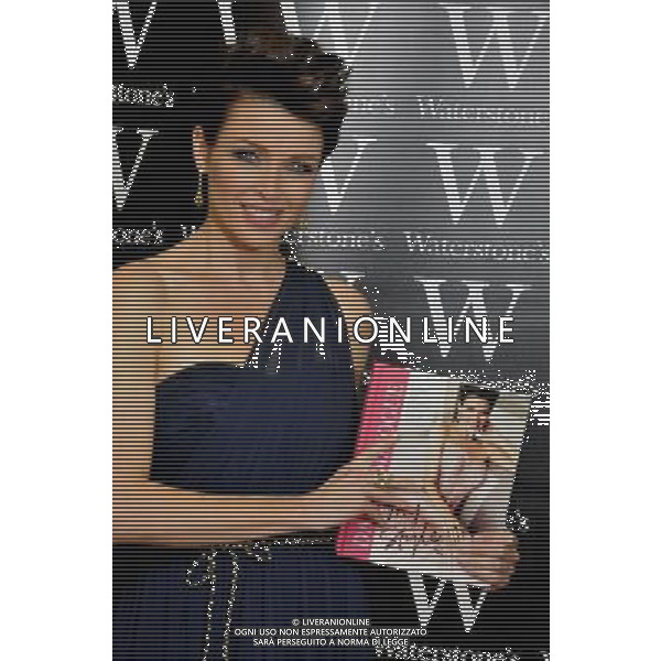 Dannii Minogue at a Signing of her new fashion book \'My Style\' at Waterstone\'s, Bluewater Shopping Centre, Greenhithe, Kent on Thursday 29 September 2011. /Dannii Minogue alla presentazione del suo libro \'My Style\' at Waterstone\'s, Bluewater Shopping Centre, Greenhithe, Kent - AG. ALDO LIVERANI SAS- ITALY ONLY *** Local Caption *** .