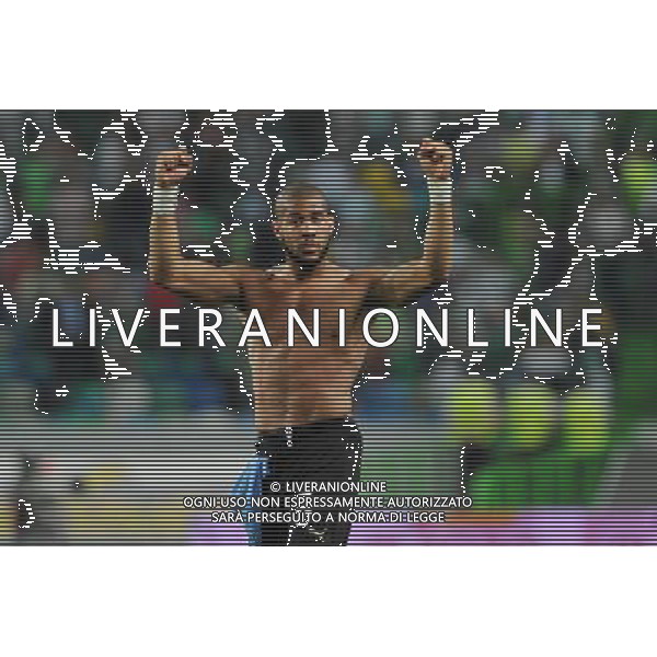 20110929: LISBON, PORTUGAL -Sporting Lisbon vs Lazio: Europe League 2011/2012. In photo: Onyewu PHOTO: Alexandre Pona/CITYFILES LIGA EUROPY SEZON 2011/2012 PILKA NOZNA SPORTING LIZBONA vs LAZIO RZYM FOT. cityfiles/NEWSPIX.PL /AG ALDO LIVERANI SAS EUROPA LEAGUE SPORTING LISBONA LAZIO ITALY ONLY *** Local Caption *** .