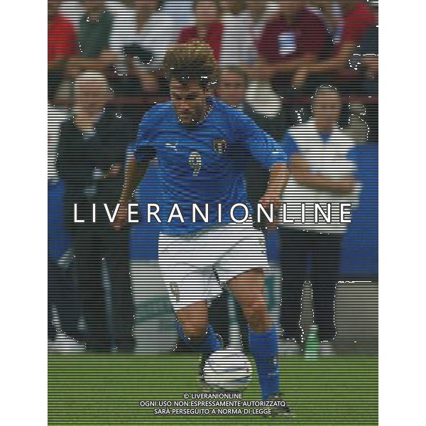 NAZIONALE ITALIANA CALCIO 2004 NELLA FOTO CRISTIAN VIERI AGENZIA ALDO LIVERANI