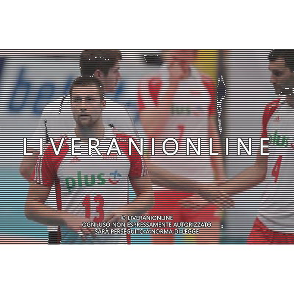 17.09.2011 WIEDEN,AUSTRIA (WIEN,AUSTRIA) - WIENERSTADT HALLE, SIATKOWKA MEZCZYZN (VOLLEYBALL MEN\'S), MISTRZOSTWA EUROPY W SIATKOWCE MEZCZYZN (MEN\'S VOLLEYBALL EUROPEAN CHMPIONSHIPS), POLFINAL (SEMI FINAL) MECZ POLSKA-WLOCHY (POLAND-ITALY) NZ POLSKA SMUTEK, PORAZKA; MICHAL KUBIAK FOTO LUKASZ GROCHALA/ CYFRASPORT / NEWSPIX.PL --- Newspix.pl AG ALDO LIVERANI S A S ONLY ITALY *** Local Caption *** www.newspix.pl mail us: info@newspix.pl call us: 0048 022 23 22 222 --- Polish Picture Agency by Ringier Axel Springer Poland