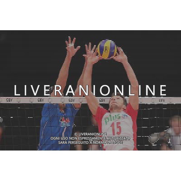 17.09.2011 WIEDEN,AUSTRIA (WIEN,AUSTRIA) - WIENERSTADT HALLE, SIATKOWKA MEZCZYZN (VOLLEYBALL MEN\'S), MISTRZOSTWA EUROPY W SIATKOWCE MEZCZYZN (MEN\'S VOLLEYBALL EUROPEAN CHMPIONSHIPS), POLFINAL (SEMI FINAL) MECZ POLSKA-WLOCHY (POLAND-ITALY) NZ LUKASZ ZYGADLO FOTO LUKASZ GROCHALA/ CYFRASPORT / NEWSPIX.PL --- Newspix.pl AG ALDO LIVERANI S A S ONLY ITALY *** Local Caption *** www.newspix.pl mail us: info@newspix.pl call us: 0048 022 23 22 222 --- Polish Picture Agency by Ringier Axel Springer Poland