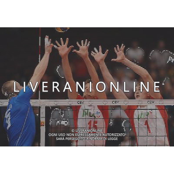 17.09.2011 WIEDEN VIENNA SIATKOWKA MEZCZYZN MISTRZOSTWA EUROPY W SIATKOWCE MEZCZYZN AUSTRIA CZECHY 2011 CEV MEN VOLLEYBALL EUROPEAN CHAMPIONSHIP SPOTKANIE BARAZOWE WLOCHY - POLSKA ITALY VS. POLAND QUARTER FINAL GAME N/Z IVAN ZAYTSEV LUKASZ ZYGADLO PIOTR NOWAKOWSKI FOT LUKASZ LASKOWSKI / PRESSFOCUS NEWSPIXPL --- Newspix.pl AG ALDO LIVERANI S A S ONLY ITALY *** Local Caption *** www.newspix.pl mail us: info@newspix.pl call us: 0048 022 23 22 222 --- Polish Picture Agency by Ringier Axel Springer Poland
