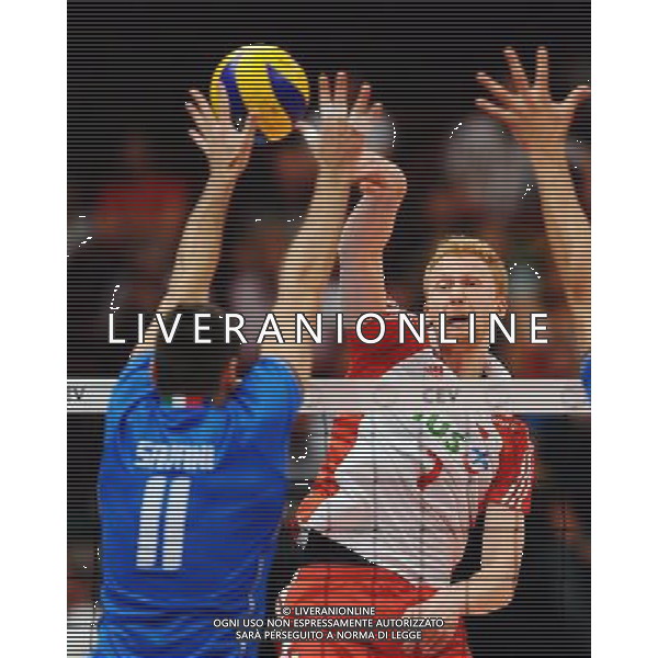 17.09.2011 WIEDEN VIENNA SIATKOWKA MEZCZYZN MISTRZOSTWA EUROPY W SIATKOWCE MEZCZYZN AUSTRIA CZECHY 2011 CEV MEN VOLLEYBALL EUROPEAN CHAMPIONSHIP SPOTKANIE BARAZOWE WLOCHY - POLSKA ITALY VS. POLAND QUARTER FINAL GAME N/Z JAKUB JAROSZ FOT LUKASZ LASKOWSKI / PRESSFOCUS NEWSPIXPL --- Newspix.pl AG ALDO LIVERANI S A S ONLY ITALY *** Local Caption *** www.newspix.pl mail us: info@newspix.pl call us: 0048 022 23 22 222 --- Polish Picture Agency by Ringier Axel Springer Poland