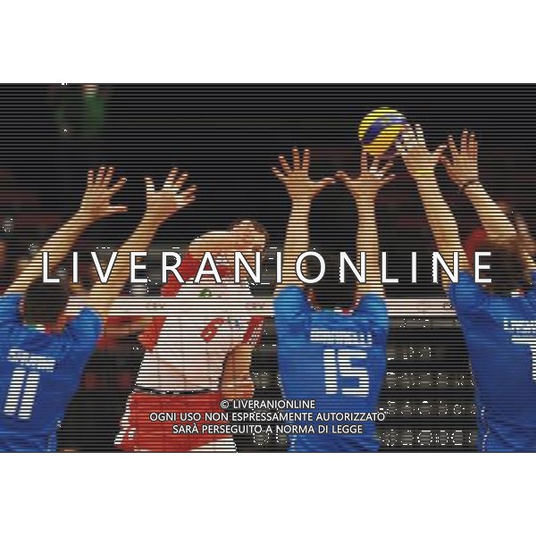 17.09.2011 WIEDEN VIENNA SIATKOWKA MEZCZYZN MISTRZOSTWA EUROPY W SIATKOWCE MEZCZYZN AUSTRIA CZECHY 2011 CEV MEN VOLLEYBALL EUROPEAN CHAMPIONSHIP SPOTKANIE BARAZOWE WLOCHY - POLSKA ITALY VS. POLAND QUARTER FINAL GAME N/Z CRISTIAN SAVANI BARTOSZ KUREK EMANUELE BIRARELLI MICHAL LASKO FOT LUKASZ LASKOWSKI / PRESSFOCUS NEWSPIXPL --- Newspix.pl AG ALDO LIVERANI S A S ONLY ITALY *** Local Caption *** www.newspix.pl mail us: info@newspix.pl call us: 0048 022 23 22 222 --- Polish Picture Agency by Ringier Axel Springer Poland