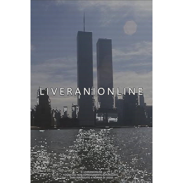ARCHVIO NEW YORK - VEDUTA TORRI GEMELLE - TWINS TOWERS PH.ARCHIVIO AG.ALDO LIVERANI SAS