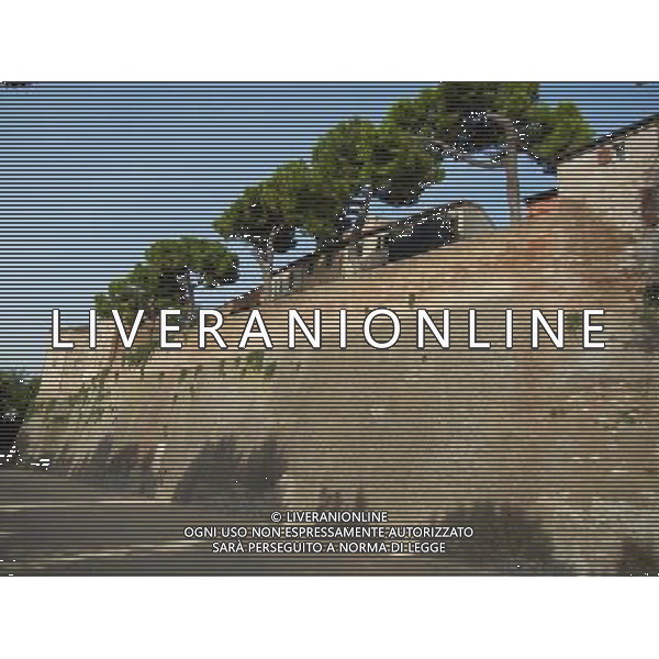 SANTARCANGELO DI ROMAGNA RIMINI SETTEMBRE 2011 NELLA FOTO MURA DI CINTA DELLA ROCCA MALATESTIANA AG ALDO LIVERANI S A S
