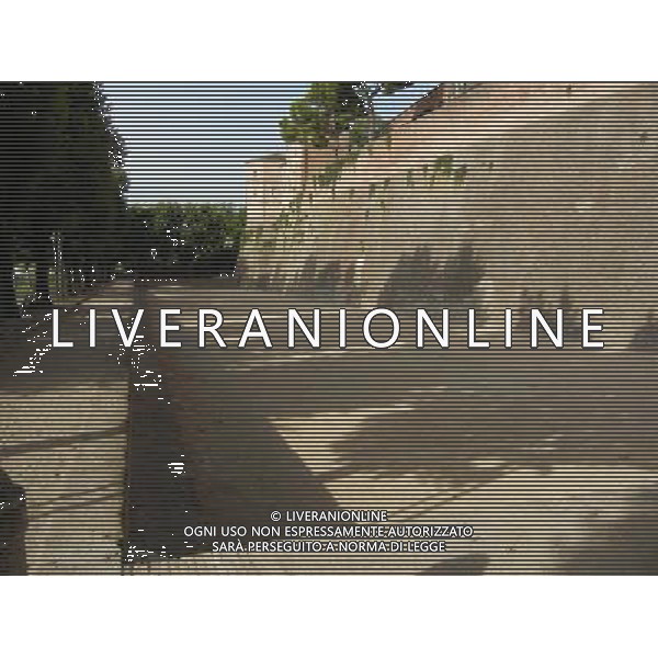 SANTARCANGELO DI ROMAGNA RIMINI SETTEMBRE 2011 NELLA FOTO MURA DI CINTA DELLA ROCCA MALATESTIANA AG ALDO LIVERANI S A S