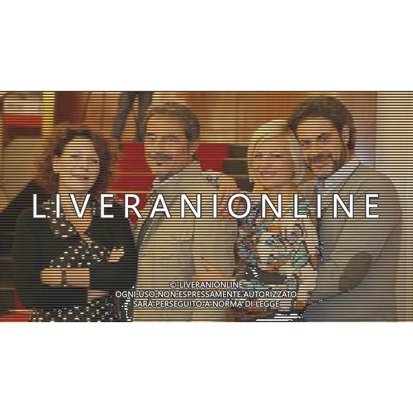 MILANO - 10-10-2011 TEATRO NUOVO SAN BABILA PRESENTAZIONE DELLO SPETTACOLO TEATRALE \'LA VERITA\' \' DIRETTO DA GUIDO NICHETTI NELLA FOTO SUSANNA MARCOMENI ANTONELLA ELIA MASSIMO CIMAGLIA MASSIMO DAPPORTO PH.FIOCHI/ALDO LIVERANI SAS