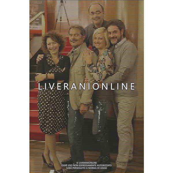 MILANO - 10-10-2011 TEATRO NUOVO SAN BABILA PRESENTAZIONE DELLO SPETTACOLO TEATRALE \'LA VERITA\' \' DIRETTO DA GUIDO NICHETTI NELLA FOTO GUIDO NICHETTI SUSANNA MARCOMENI ANTONELLA ELIA MASSIMO CIMAGLIA MASSIMO DAPPORTO PH.FIOCHI/ALDO LIVERANI SAS