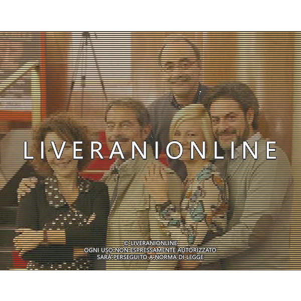 MILANO - 10-10-2011 TEATRO NUOVO SAN BABILA PRESENTAZIONE DELLO SPETTACOLO TEATRALE \'LA VERITA\' \' DIRETTO DA GUIDO NICHETTI NELLA FOTO GUIDO NICHETTI SUSANNA MARCOMENI ANTONELLA ELIA MASSIMO CIMAGLIA MASSIMO DAPPORTO PH.FIOCHI/ALDO LIVERANI SAS