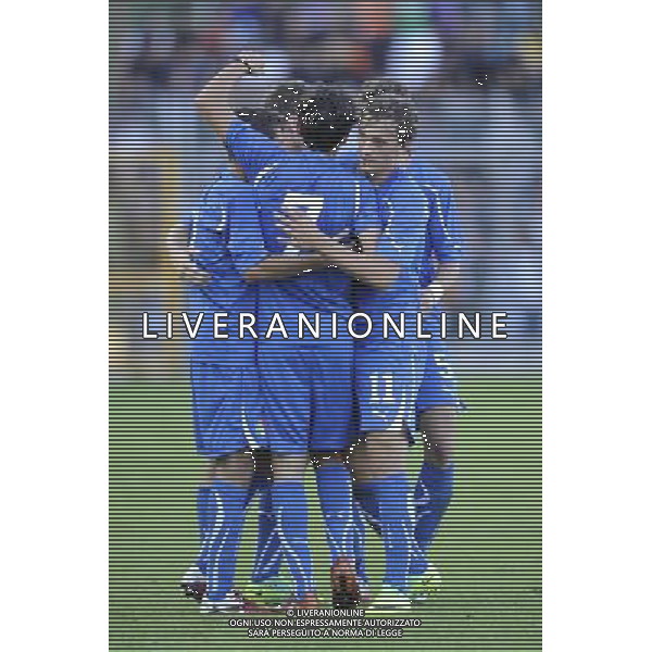 Rieti - 11/10/2011 - Stadio Centro d Italia-Manlio Scopigno - Qualificazioni Europeo Under 21 - Italia vs Turchia - nella foto: Riccardo Saponara festeggiato dai compagni dopo il gol Â© Fabrizio Corradetti - Ag. Aldo Liverani sas