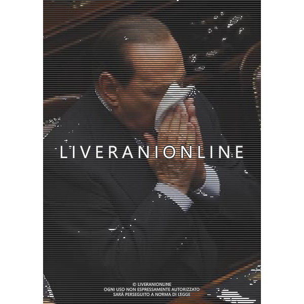 Roma - 13/10/2011 - Montecitorio - Comunicazioni del Presidente del Consiglio Silvio Berlusconi - nella foto: Silvio berlusconi che si soffia il naso © Fabrizio Corradetti - Ag. Aldo Liverani sas