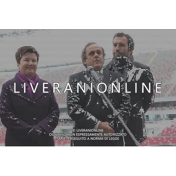 12.10.2011 WARSZAWA ULICA WYBRZEZE KOSCIUSZKOWSKIE STADION NARODOWY ARENA MISTRZOSTW UEFA EURO 2012 OFICJALNA WIZYTA PREZYDENTA UEFA MICHELA PLATINI W POLSCE WIZYTACJA STADIONU NZ. HANNA ZDANOWSKA (L) MICHEL PLATINI (P) ( POLAND SPORT FOOTBALL ) FOTO LUKASZ GROCHALA/CYFRASPORT/NEWSPIX.PL --- Newspix.pl AG ALDO LIVERANI S A S ONLY ITALY *** Local Caption *** www.newspix.pl mail us: info@newspix.pl call us: 0048 022 23 22 222 --- Polish Picture Agency by Ringier Axel Springer Poland