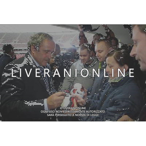 12.10.2011 WARSZAWA ULICA WYBRZEZE KOSCIUSZKOWSKIE STADION NARODOWY ARENA MISTRZOSTW UEFA EURO 2012 OFICJALNA WIZYTA PREZYDENTA UEFA MICHELA PLATINI W POLSCE WIZYTACJA STADIONU NZ. MICHEL PLATINI (L) ( POLAND SPORT FOOTBALL ) FOTO MATEUSZ TRZUSKOWSKI/CYFRASPORT/NEWSPIX.PL --- Newspix.pl AG ALDO LIVERANI S A S ONLY ITALY *** Local Caption *** www.newspix.pl mail us: info@newspix.pl call us: 0048 022 23 22 222 --- Polish Picture Agency by Ringier Axel Springer Poland