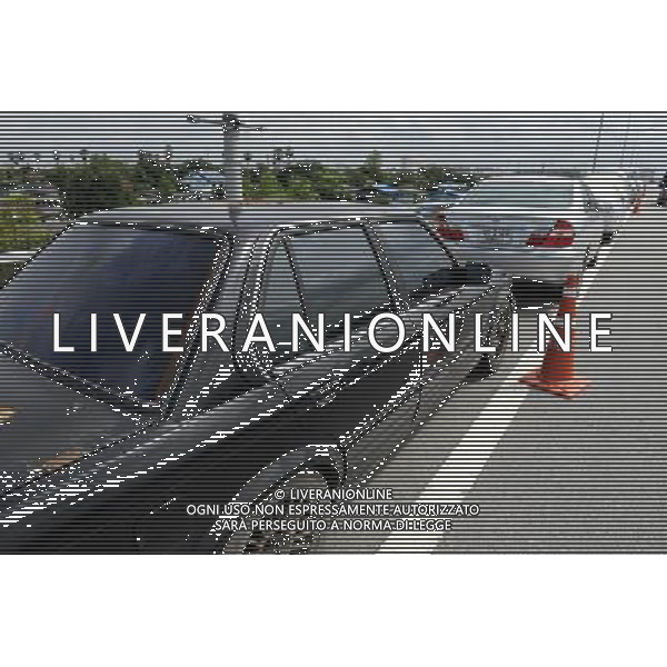 (111013) BANGKOK, Oct. 13, 2011 () Vehicles are parked on a viaduct to avoid floodwaters in Rangsit of Pathum Thani province, Thailand, on Oct. 13, 2011. A total of 283 people were confirmed dead and two others were missing in the floods that have inundated the upper part of the country for almost three months, the Disaster Prevention and Mitigation Department reported on Thursday. (/Song Zhenping) (nxl)