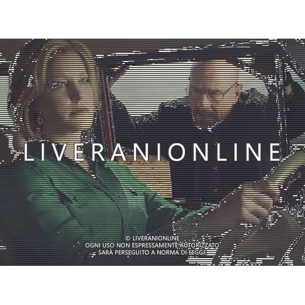 Still of Bryan Cranston and Anna Gunn in Breaking Bad AG ALDO LIVERANI S A S ONLY ITALY