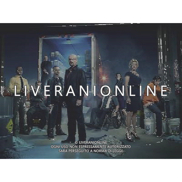 Still of Giancarlo Esposito, Bryan Cranston, Anna Gunn, Dean Norris, Bob Odenkirk, Aaron Paul, Betsy Brandt and RJ Mitte in Breaking Bad AG ALDO LIVERANI S A S ONLY ITALY
