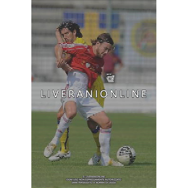 Campionato Lega PRO 1Á Divisione girone A Monza 5-09-2010 Monza - Verona nella foto: Luisito Campisi (Monza) strattonato da dietro da Manuel Mancini (Verona) foto Garavaglia - ag. Aldo Liverani sas