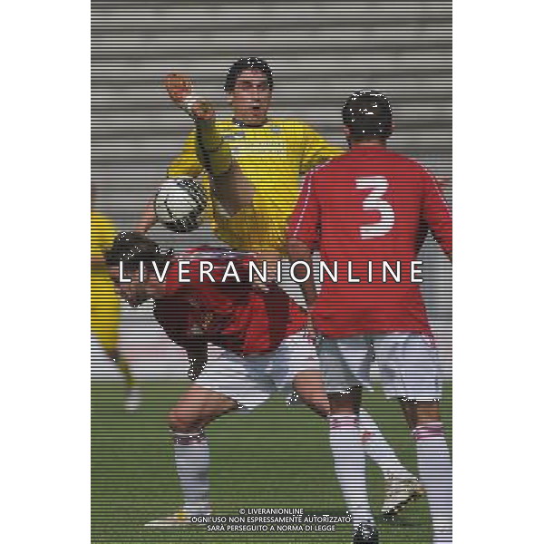 Campionato Lega PRO 1Á Divisione girone A Monza 5-09-2010 Monza - Verona nella foto: Giuseppe Le Noci (Verona) sopra e Luisito Campisi (Monza) foto Garavaglia - ag. Aldo Liverani sas