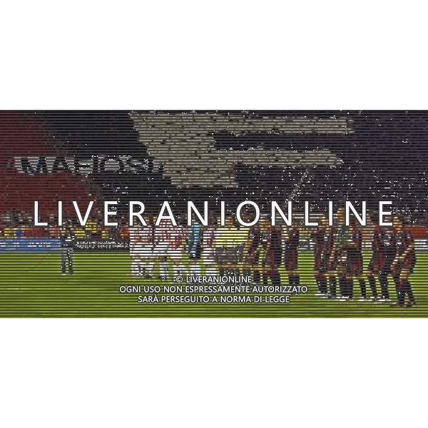 BELGRADO INTERNATIONAL FOOTBALL 22/08/2006 CHAMPIONS LEAGUE 2006-2007 STELLA ROSSA _ AC MILAN A.C. 1-2 NELLA FOTO LE DUE FORMAZIONI E SUGLI SPALTI LO STRISCIONE CON LA SCRITTA \'MAFIOSI\' PH GIAVELLI/AG. ALDO LIVERANI 