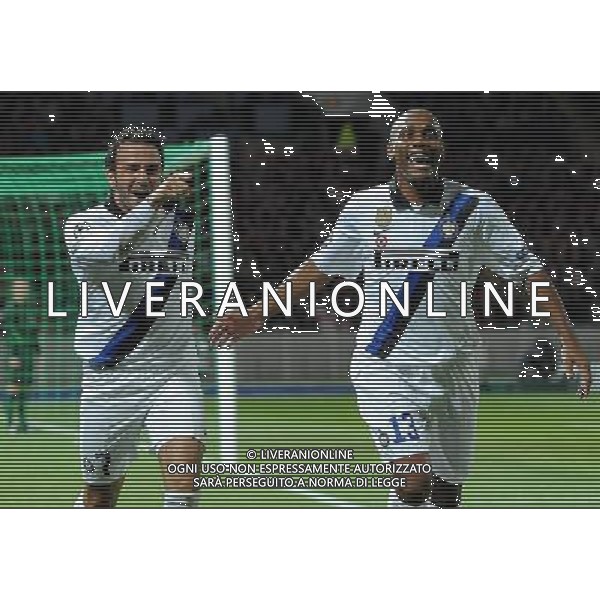 UEFA Champions League 2011/2012 Gruppo B Lile (Francia) - 18.10.2011 Lille-Inter Nella Foto: esultanza dopo il gol di giampaolo pazzini con maicon /Ph.Vitez-Ag. Aldo Liverani