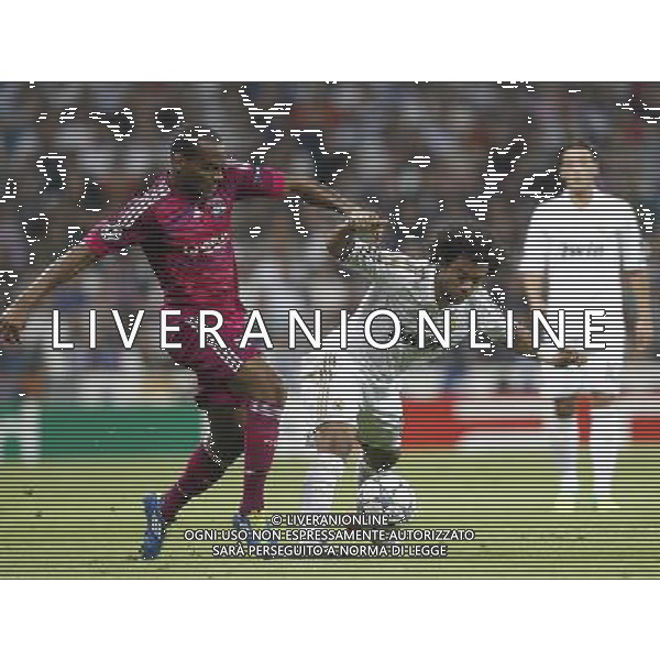 Real Madrid\'s Marcelo and Olympique Lyonaise\' Jimmy Briand during Champions League match on october 18th, 2011 Photo: Cesar Cebolla / ALFAQUI CHAMPIONS LEAGUE REAL MADRID LIONE AGENZIA ALDO LIVERANI ITALY ONLY
