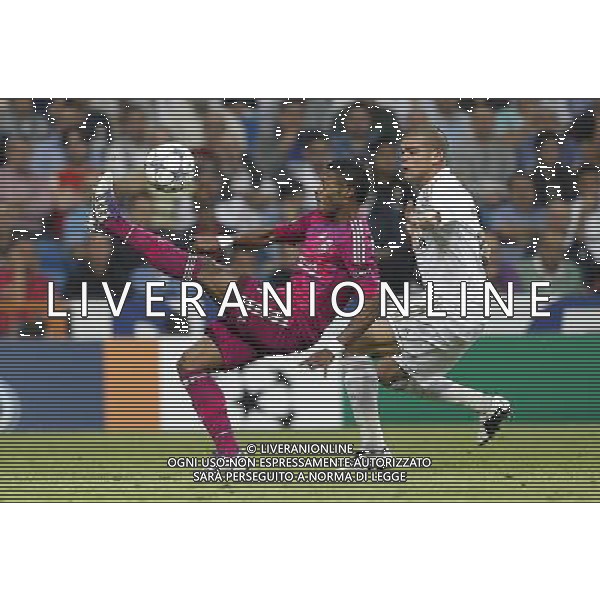 Real Madrid\'s Pepe and Olympique Lyonaise\' Michel Bastos during Champions League match on october 18th, 2011 Photo: Cesar Cebolla / ALFAQUI CHAMPIONS LEAGUE REAL MADRID LIONE AGENZIA ALDO LIVERANI ITALY ONLY