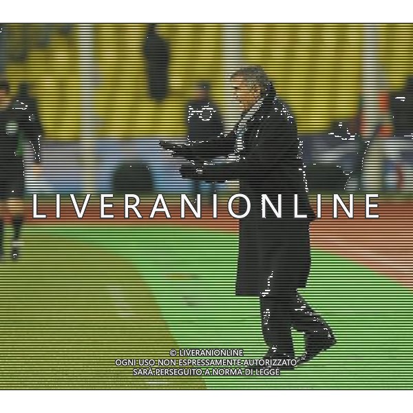 UEFA Champions League Group B soccer match between CSKA Moscow and Trabzonspor at Luzhniki stadium in Moscow, Russia, 18 October 2011. Pictured: Coach Senol Gunes of Trabzonspor. LIGA MISTRZOW SEZON 2011/2012 PILKA NOZNA CSKA MOSKWA vs TRABZONSPOR FOT.SESKIM PHOTO/NEWSPIX.PL TURKEY, GERMANY, AUSTRIA AND UK OUT !!! --- Newspix.pl CSKA Moscow and Trabzonspor champions league ©AG ALDO LIVERANI SAS ITALY ONLY *** Local Caption *** .