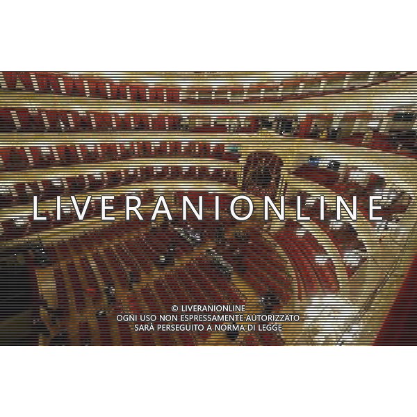 (111024) -- MOSCOW, Oct. 24, 2011 () -- Photo taken on Oct. 24, 2011 shows the main hall of the Bolshoi Theatre in Moscow, capital of Russia. Bolshoi Theatre, Moscow\'s historic theatre, is set to reopen with a gala performance on Friday after six years of closure for renovation. (/Jiang Kehong) (dtf) ©photoshot/ALDO LIVERANI SAS - ITALY ONLY - La sala principale del Teatro Bolshoi di Mosca, in Russia, storico teatro che riapre con una serata di gala dopo sei anni di chiusura per lavori di ristrutturazione. 24/10/2011