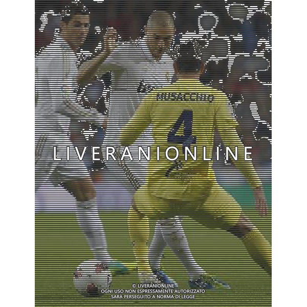 Real Madrid\'s Karim Benzema and Villarreal\'s mateo Musacchio during Spanish League match on october 26thh, 2011 Photo: Cid-Fuentes / Cebolla / ALFAQUI AG ALDO LIVERANI S A S ONLY ITALY